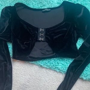Black velvet cropped long sleeve